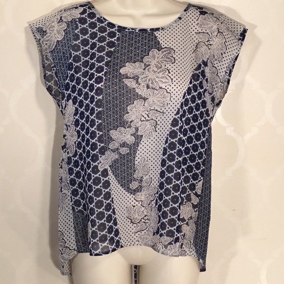 THE LIMITED HI-LOW SHELL TOP - Picture 2 of 8